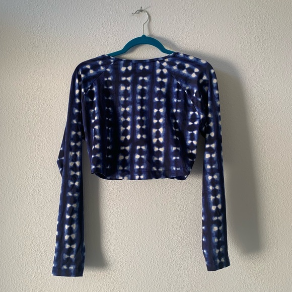 Athleta Cropped Rash Guard - Picture 3 of 3